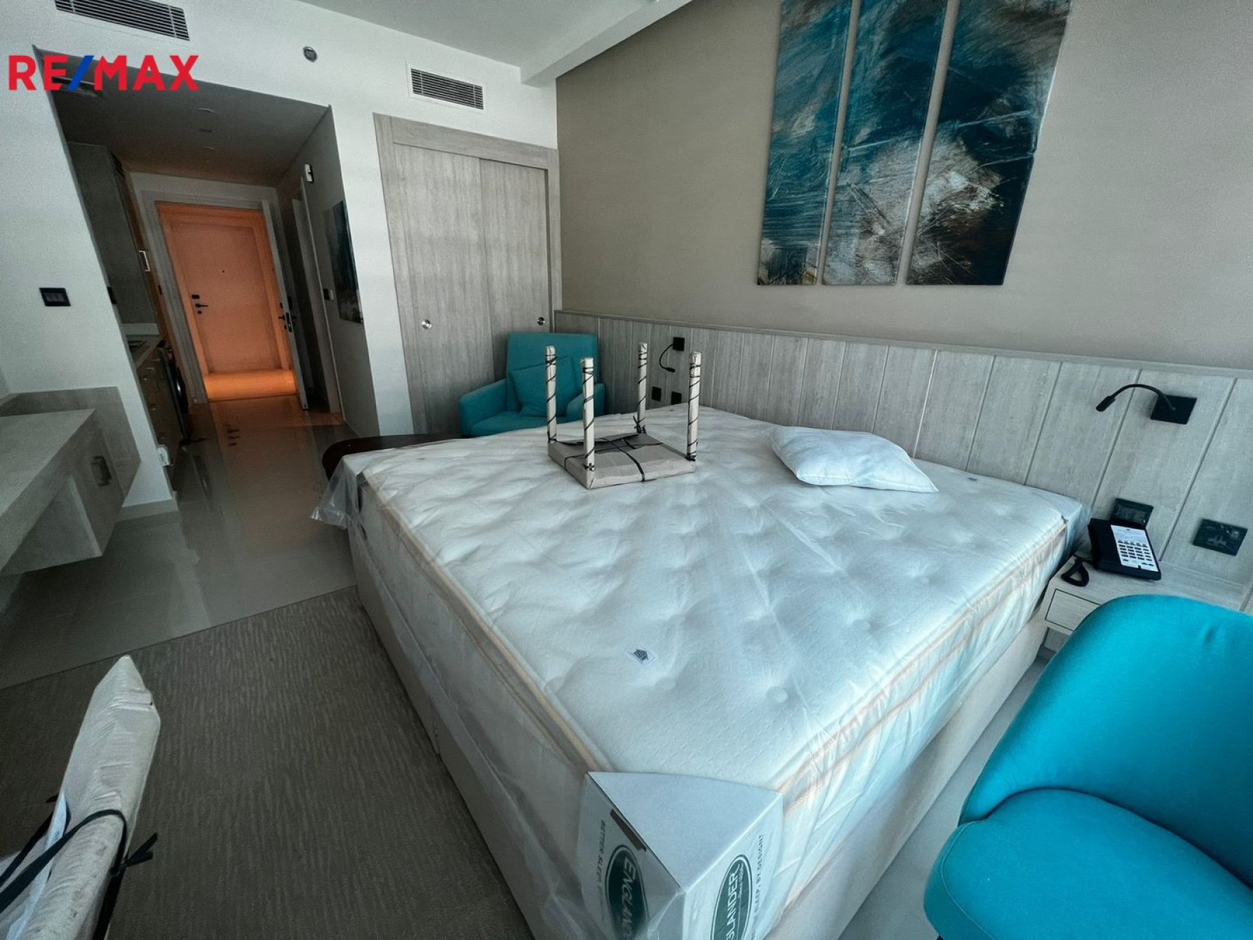 Zcela nové studio 1+kk na Palm West Beach , Dubaj