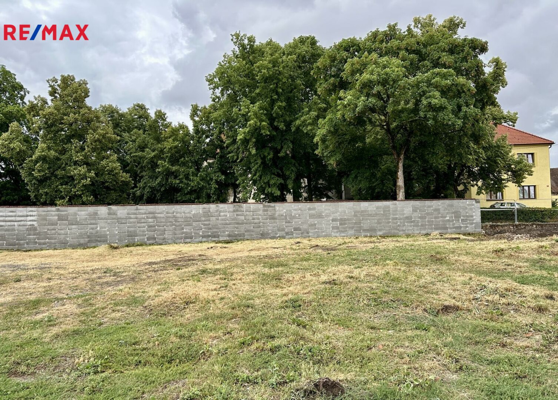 Prodej stavebního pozemku ve Svémyslicích, Praha - východ