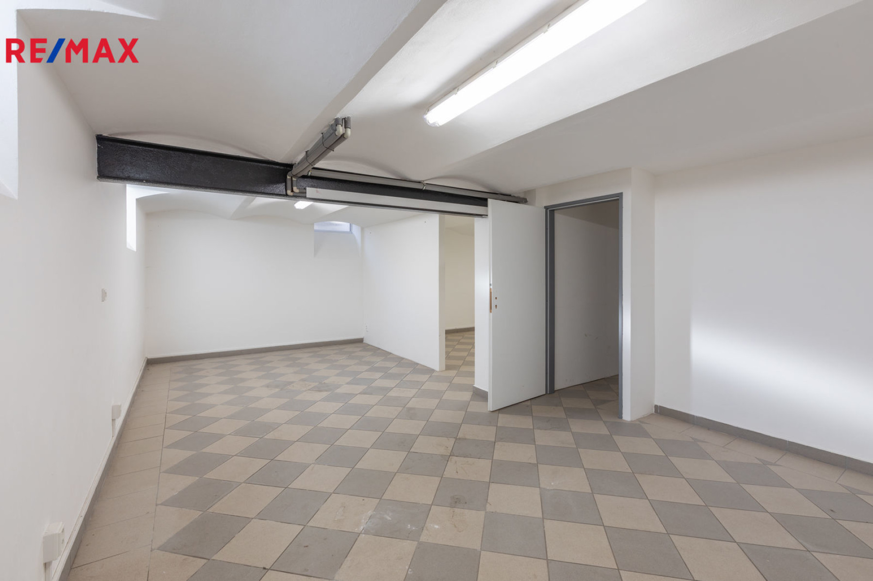 Pronájem komerčních prostor 70 m², Podlusky