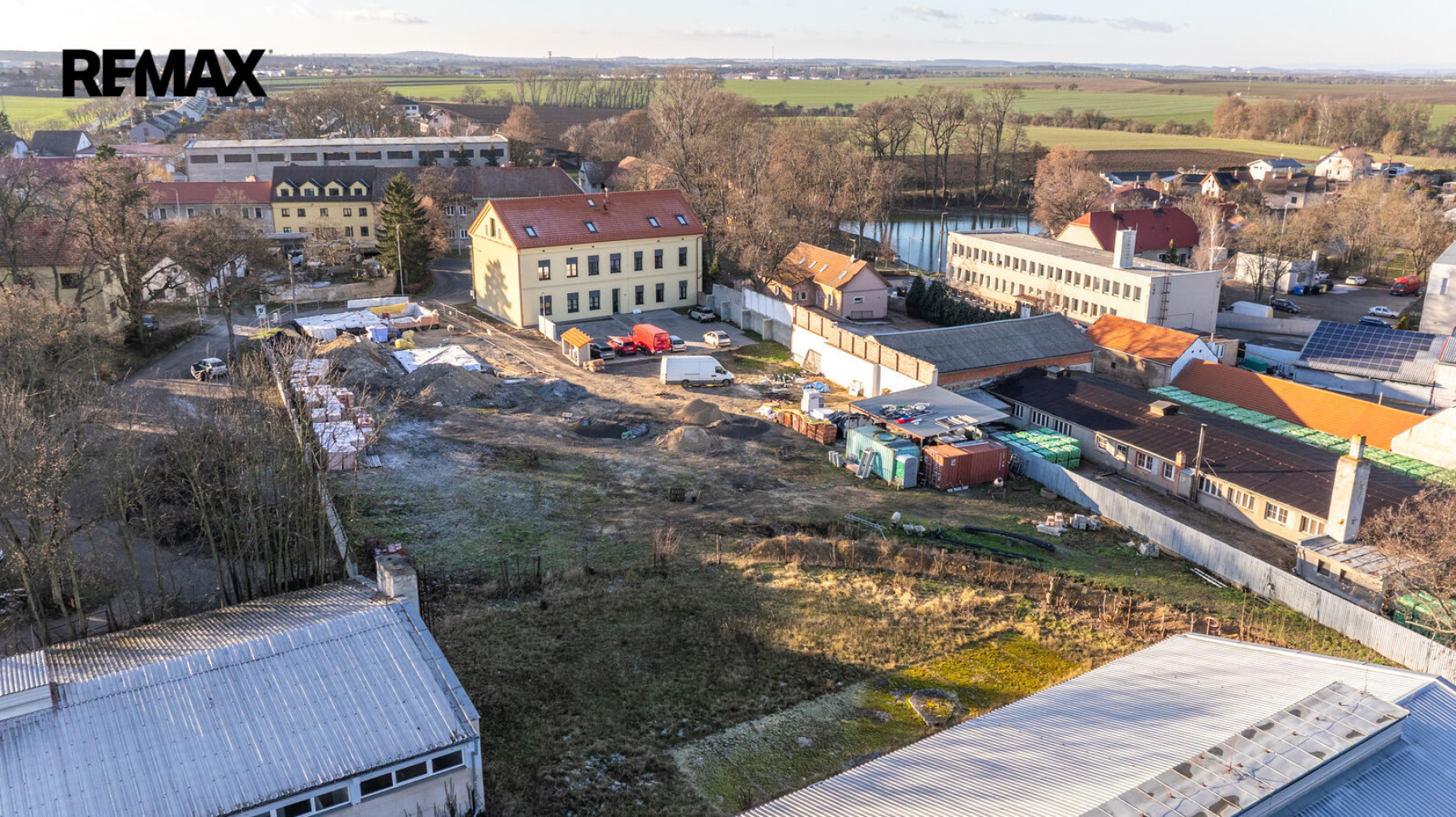 Prodej stavebního pozemku ve Svémyslicích, Praha - východ