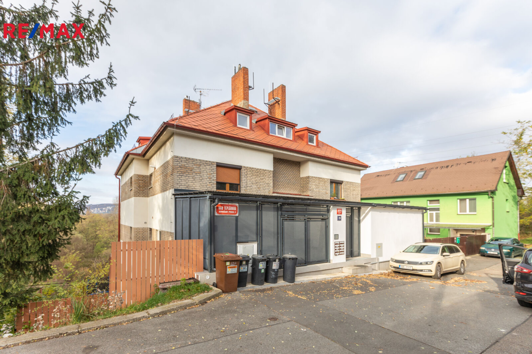 Prodej bytu 1kk, 26 m² + předzahrádka a sklep, Praha - Modřany