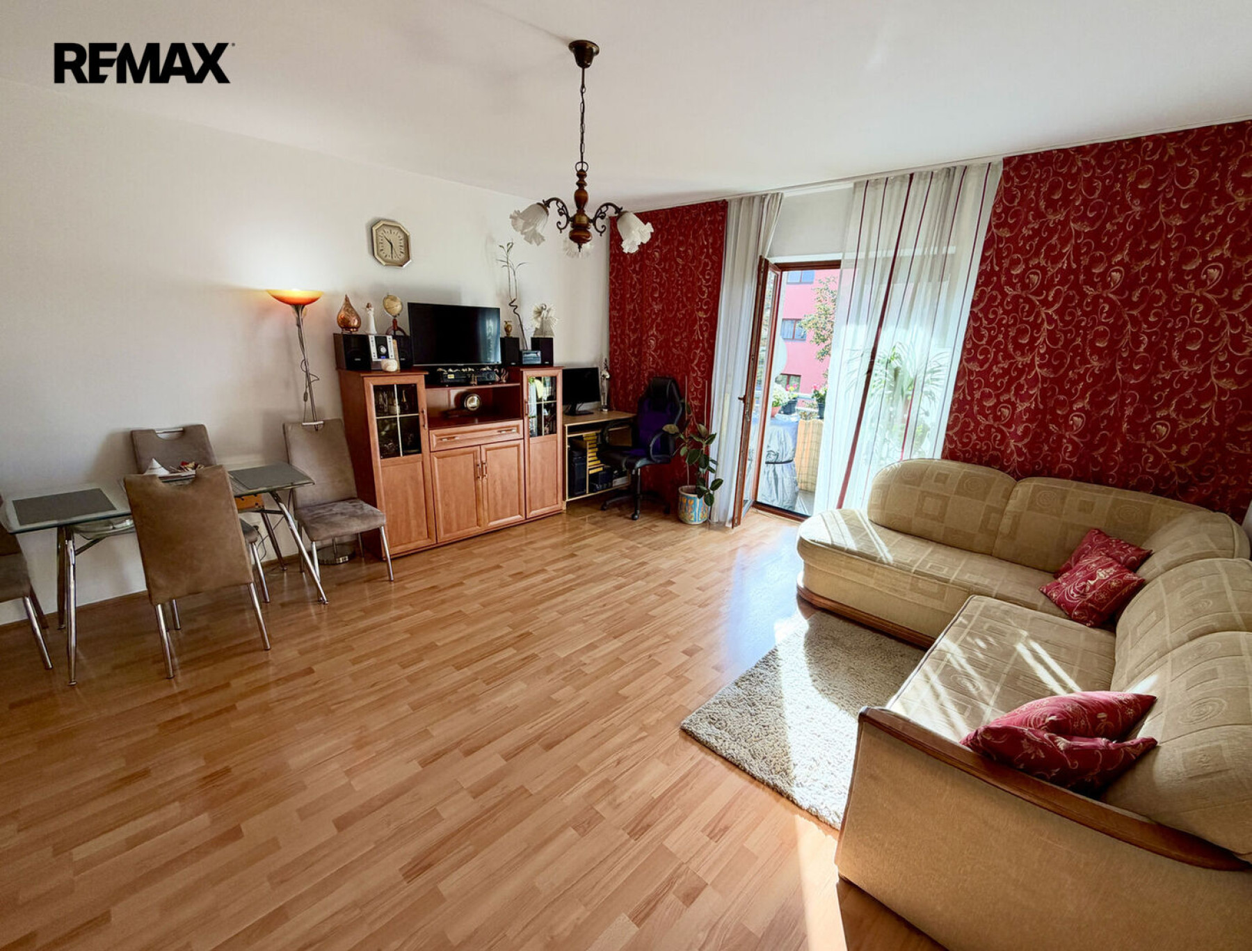 Prodej bytu 1+kk s balkonem v klidné části Štěrbohol, Praha 10