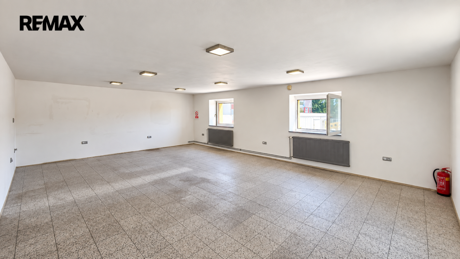 Pronájem komerčních prostor 170 m² + odstavné plochy 925 m², Roudnice nad Labem