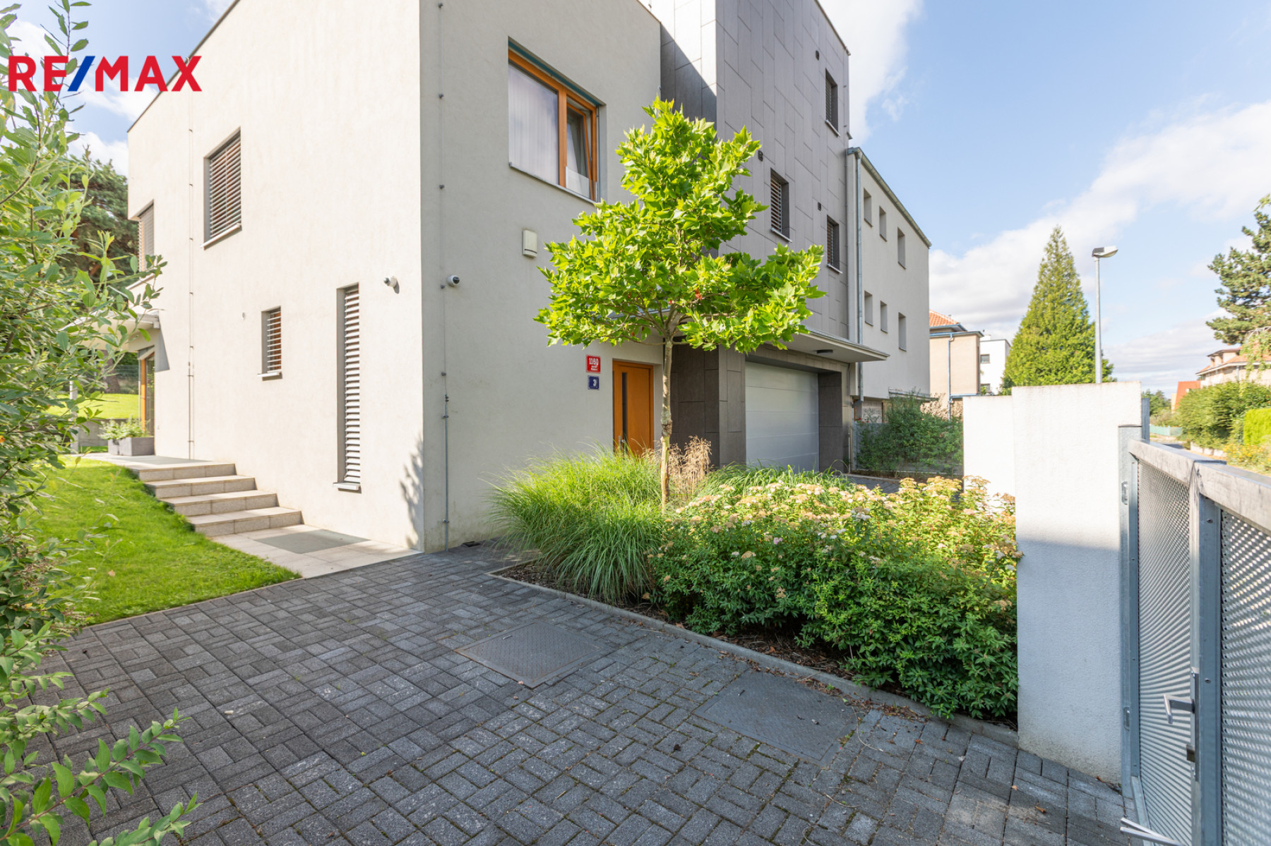 Pronájem vily 7+kk, 339 m², Praha - Ruzyně
