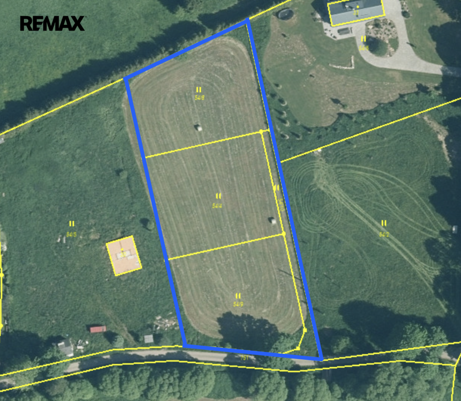 Prodej stavebního pozemku 4 413 m2 s povolením – Radešov u Sušice