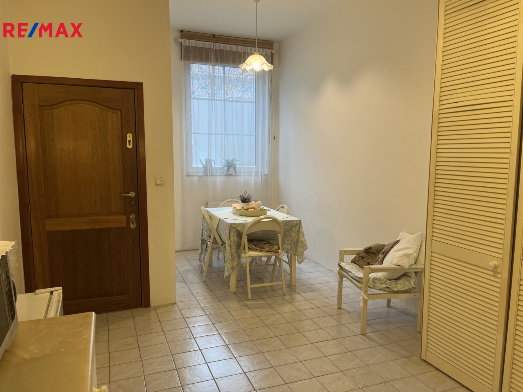Prodej bytu 2+kk, 53 m2 se společnou předzahrádkou, Praha 10 - Strašnice