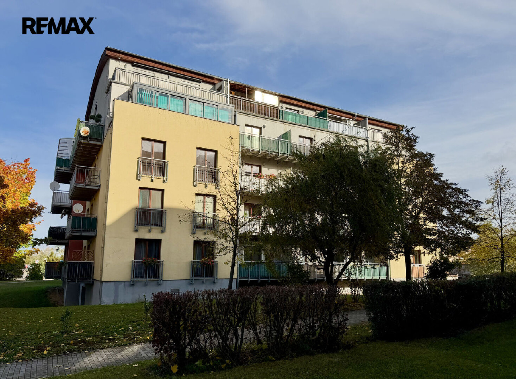 Prodej bytu 1+kk s balkonem v klidné části Štěrbohol, Praha 10