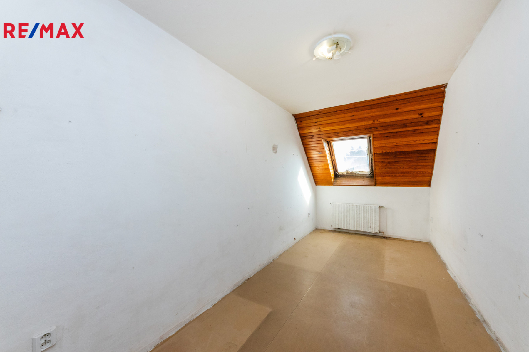 Rohový řadový RD 229 m² 2x lodžie garáž zahrada 311 m² původní stav Součkova Řepy