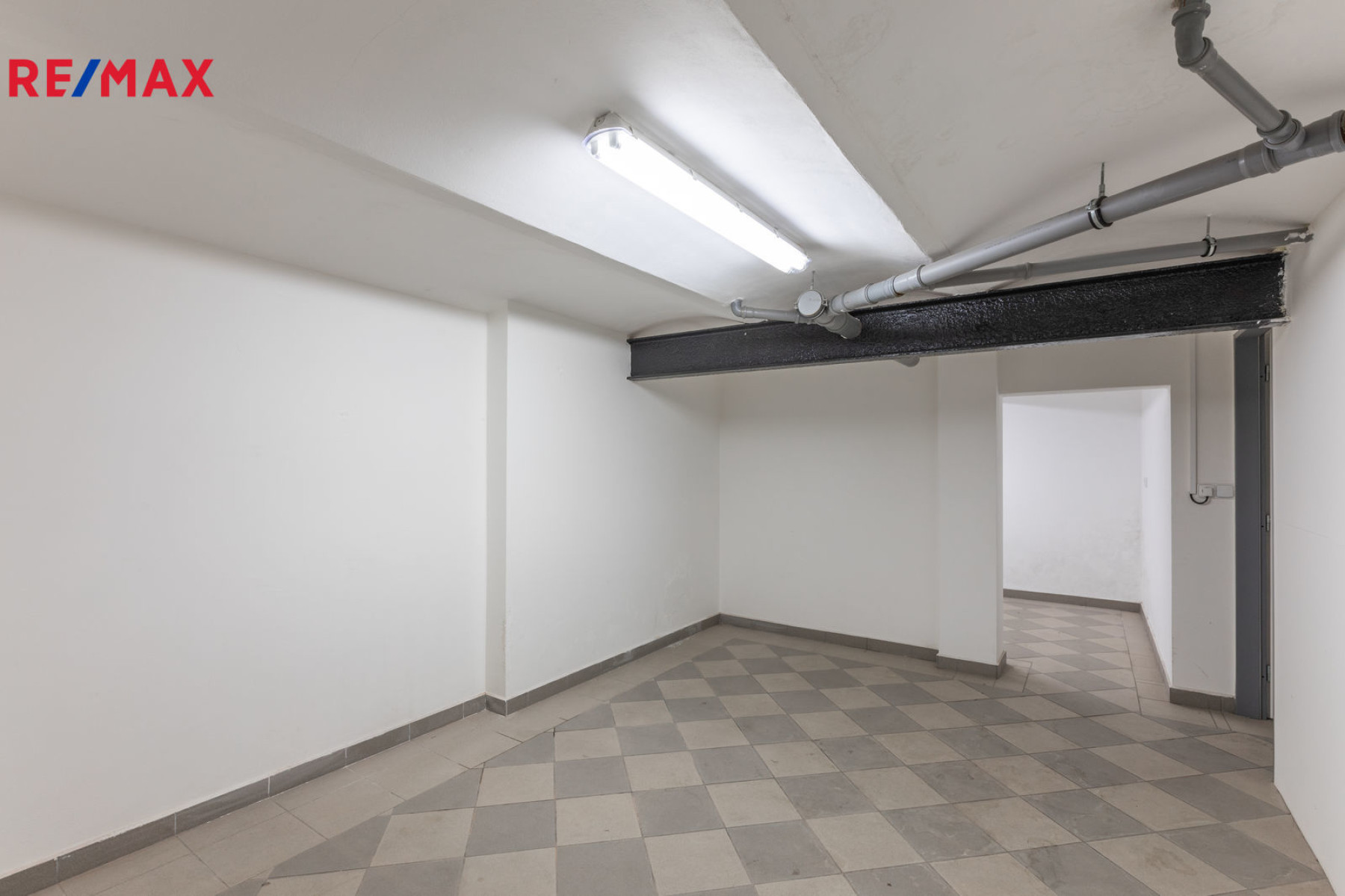 Pronájem komerčních prostor 70 m², Podlusky