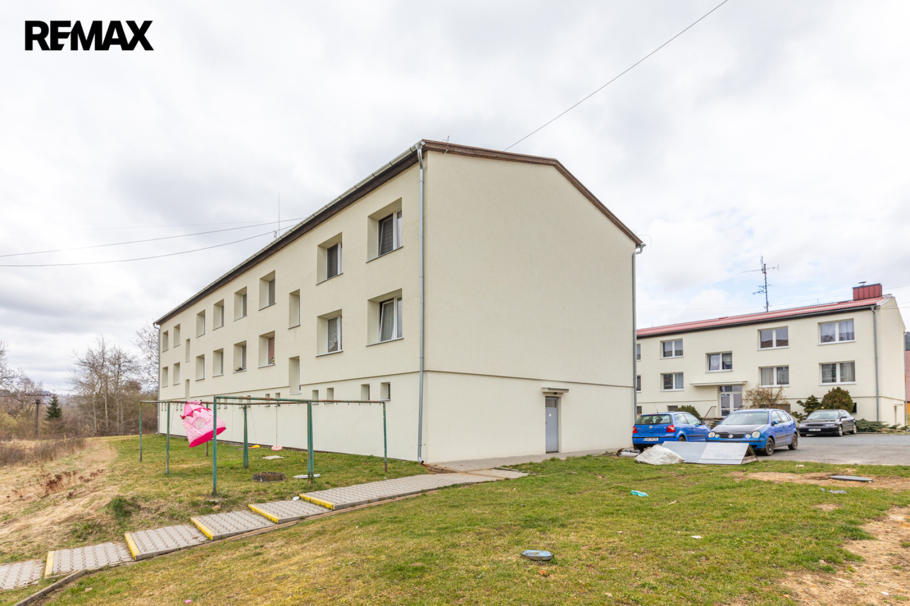 Činžovní dům se 4 byty a 4 garážemi v Rybníku u Domažlic