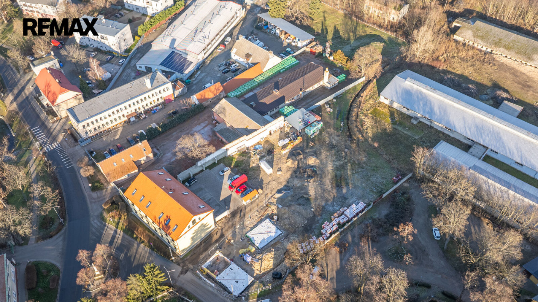 Prodej stavebního pozemku ve Svémyslicích, Praha - východ