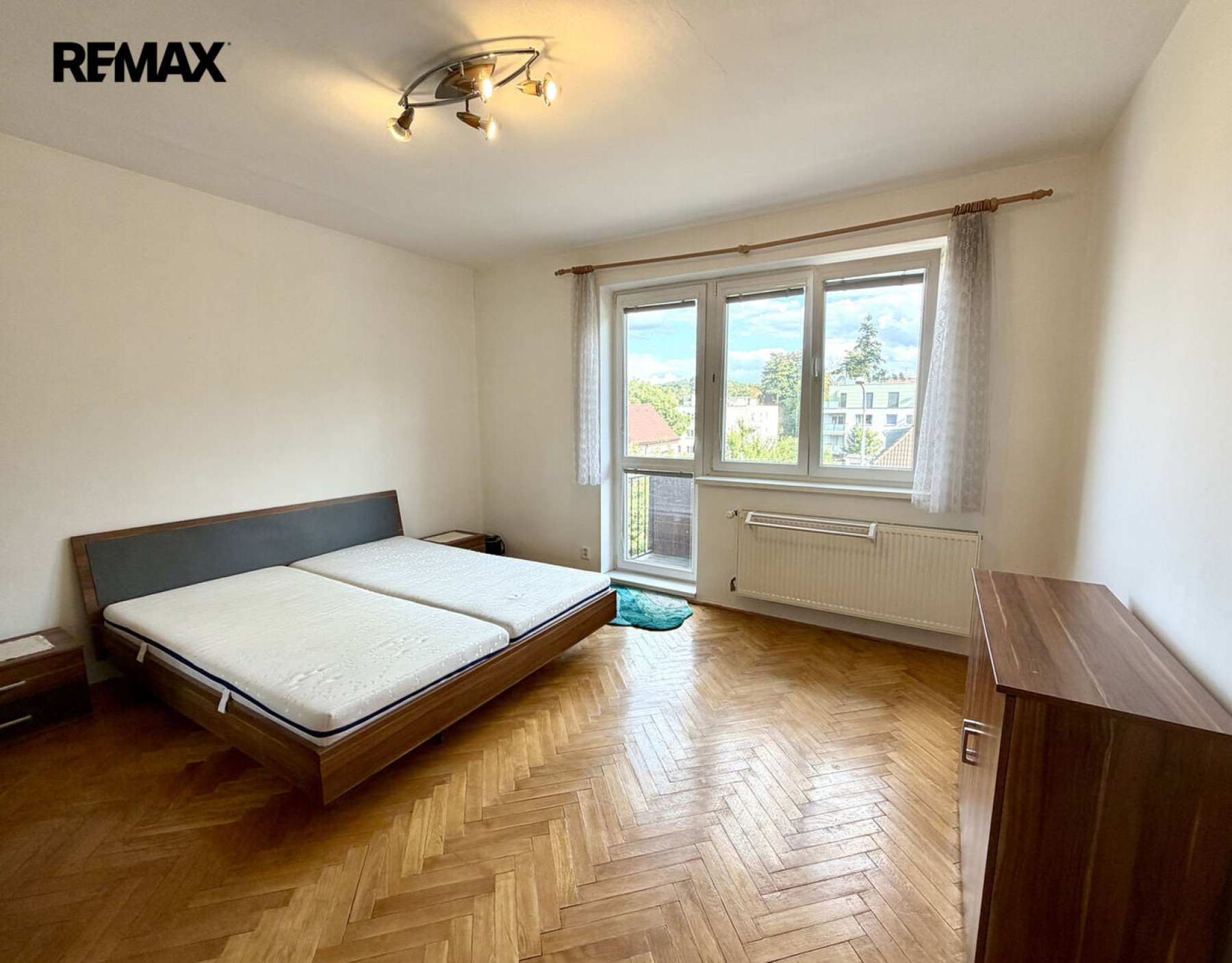 Prodej prostorného bytu 2+1 s balkonem a sklepem, Praha 4 - Krč