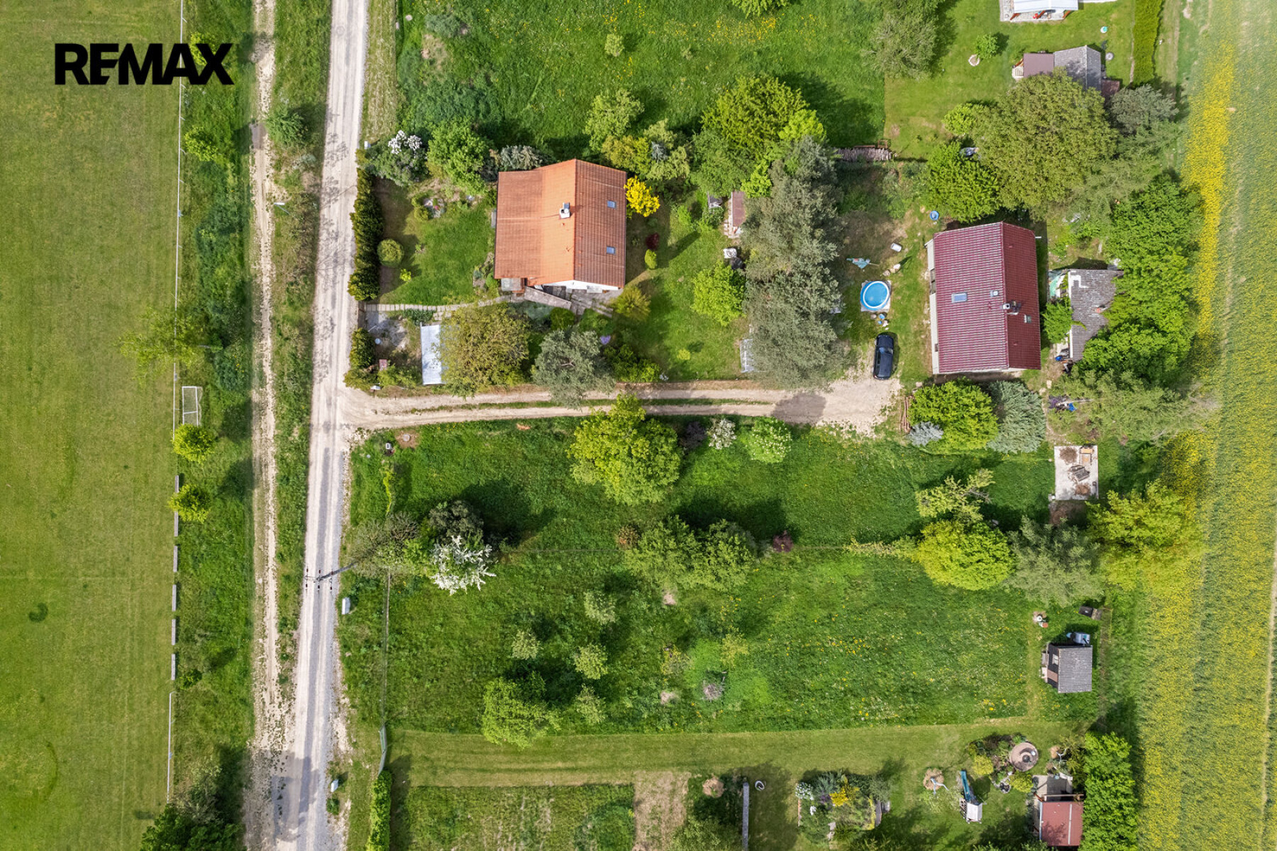 Prodej pozemku se stavebním povolením na stavbu RD