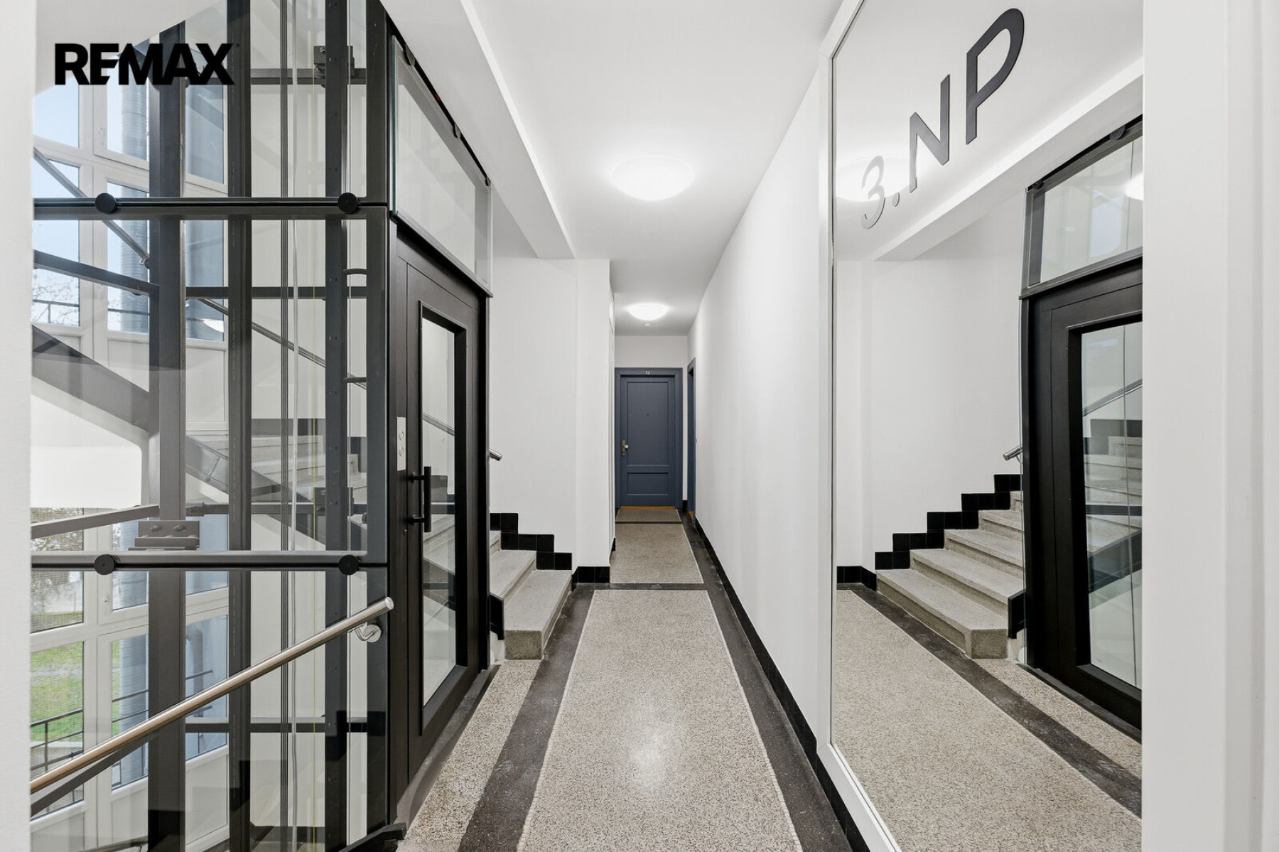 Rohový 2+kk/sklep 47,7 m² OV cihla výtah jih západ výhled Jeseniova metro A Želivského 5 min