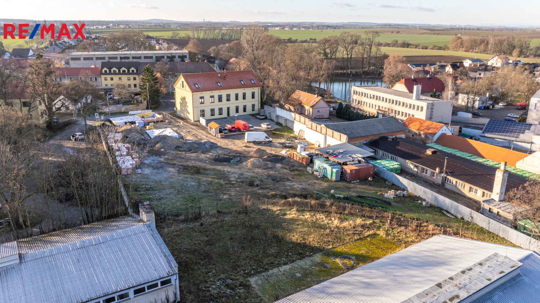 Prodej stavebního pozemku ve Svémyslicích, Praha - východ