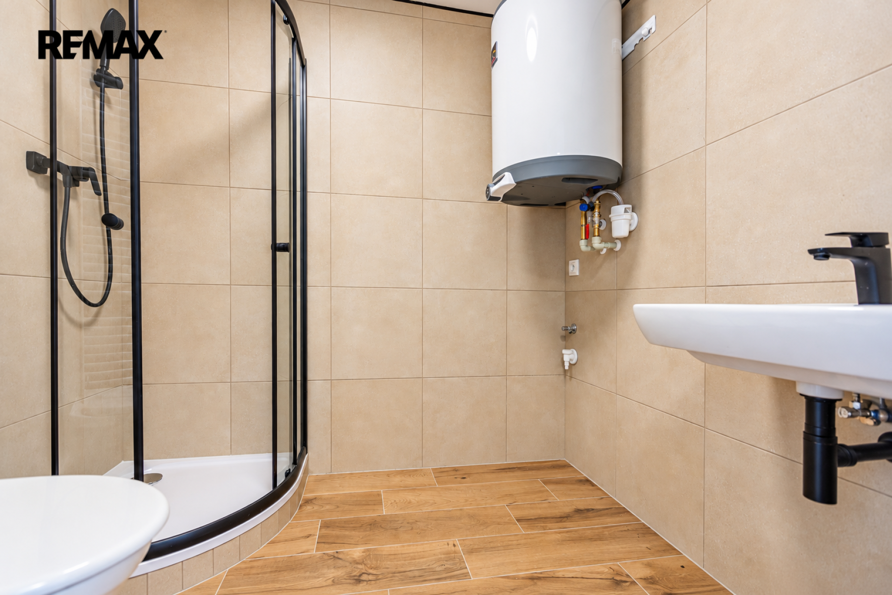 Rohový 2+kk/sklep 47,7 m² OV cihla výtah jih západ výhled Jeseniova metro A Želivského 5 min