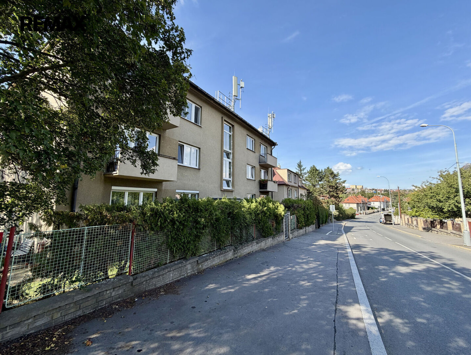 Prodej prostorného bytu 2+1 s balkonem a sklepem, Praha 4 - Krč