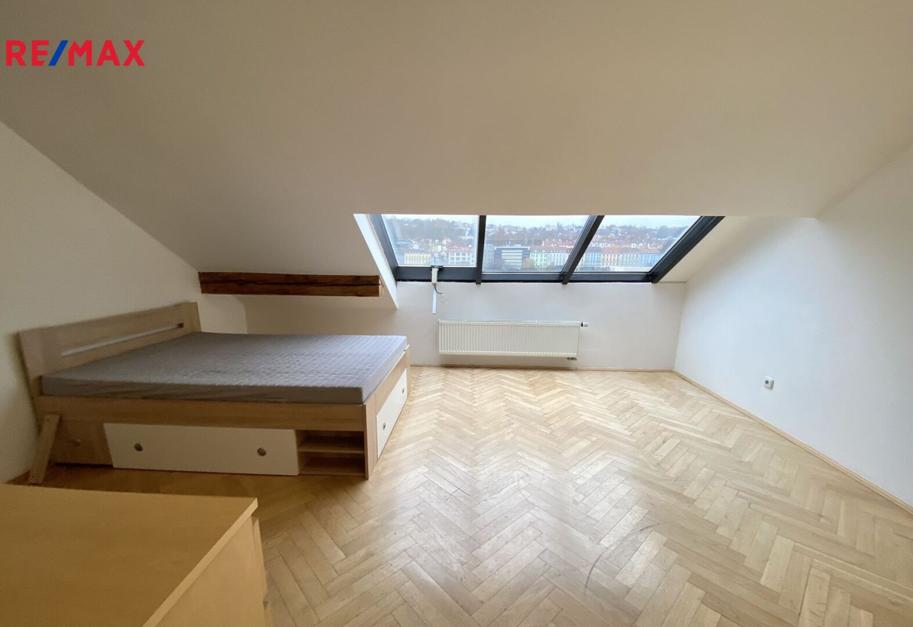 Pronájem bytu 2+kk o výměře 74 m2, Praha 5 - Smíchov