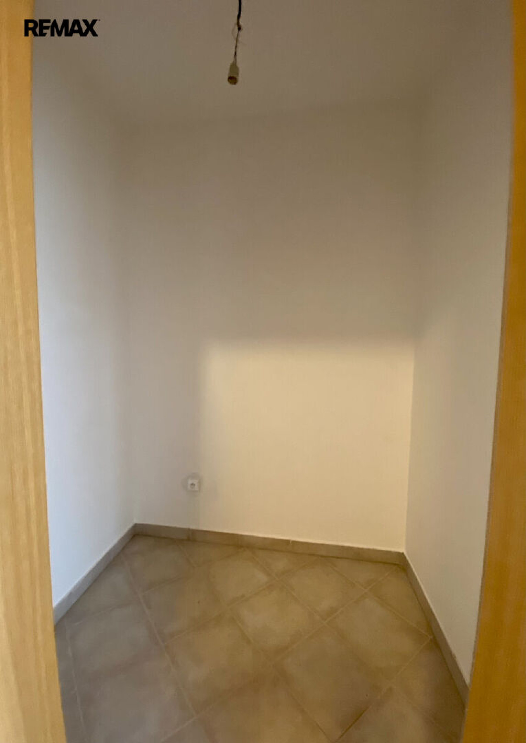 Pronájem bytu 2+kk s lodžií, sklepem a garážovým stáním, Praha 5 - Stodůlky