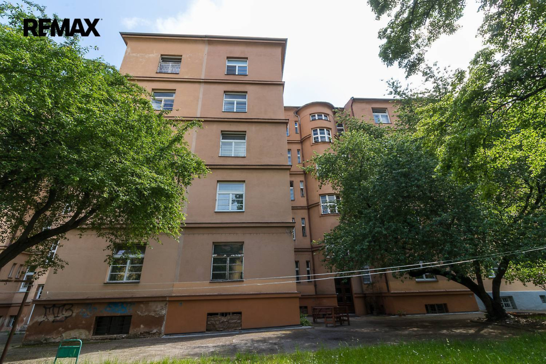 Pronájem stylového zařízeného bytu v Bubenči