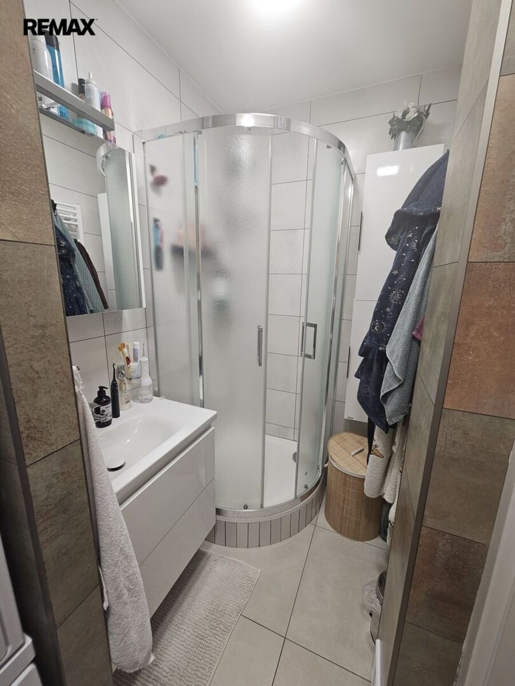 K pronájmu moderní byt 2+1 (56 m²) se sklepem
