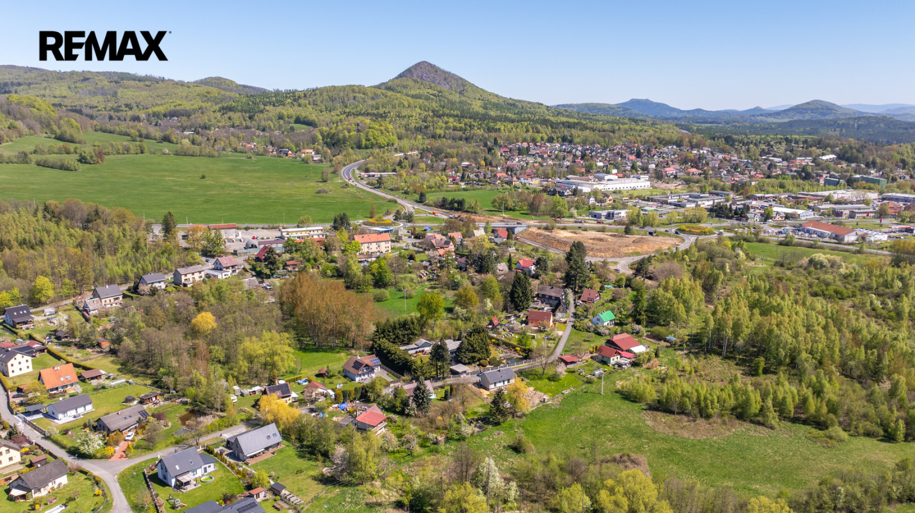 Prodej krásného domu s velkou zahradou v obci Okrouhlá u Nového Boru