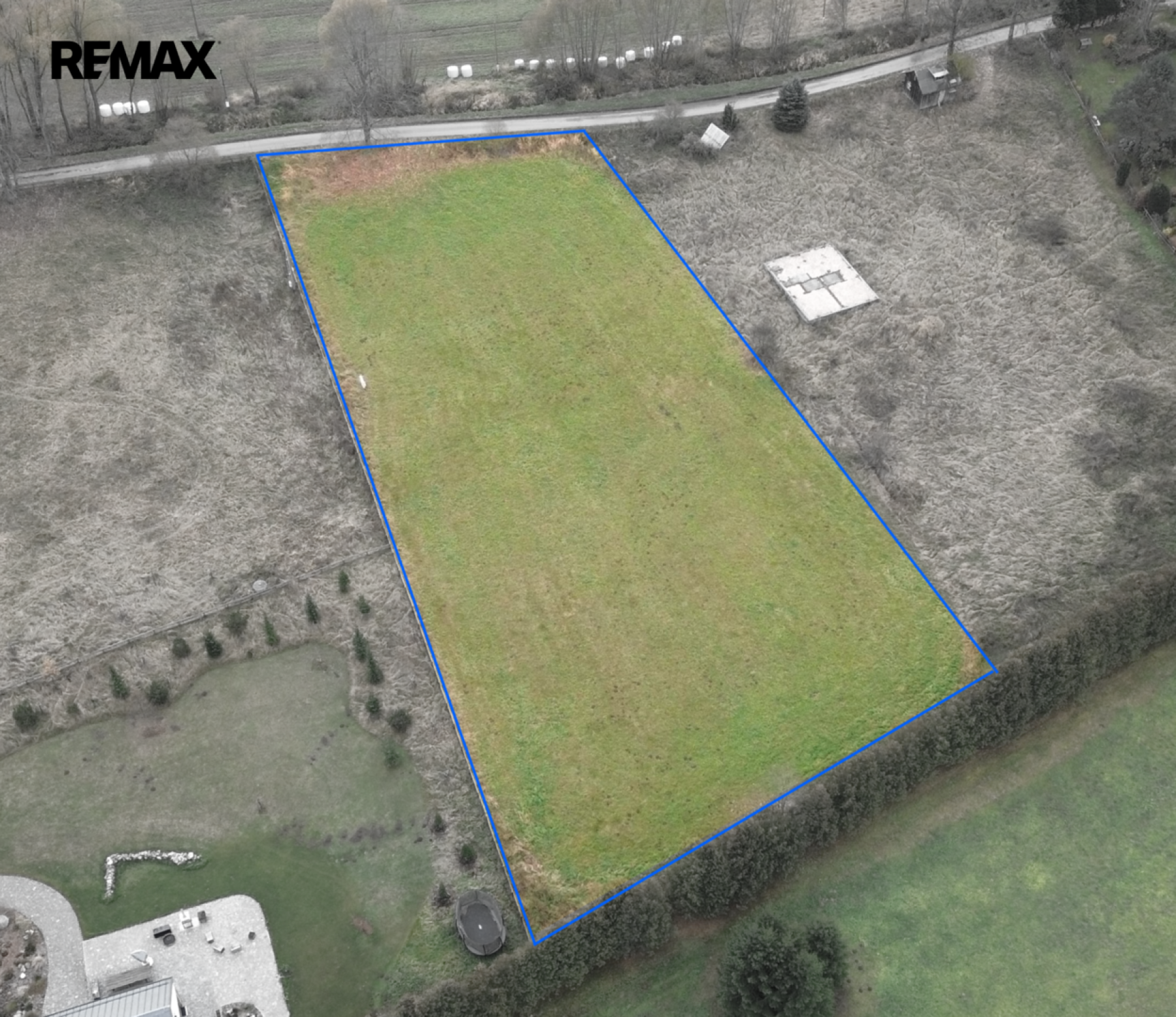 Prodej stavebního pozemku 4 413 m2 s povolením – Radešov u Sušice