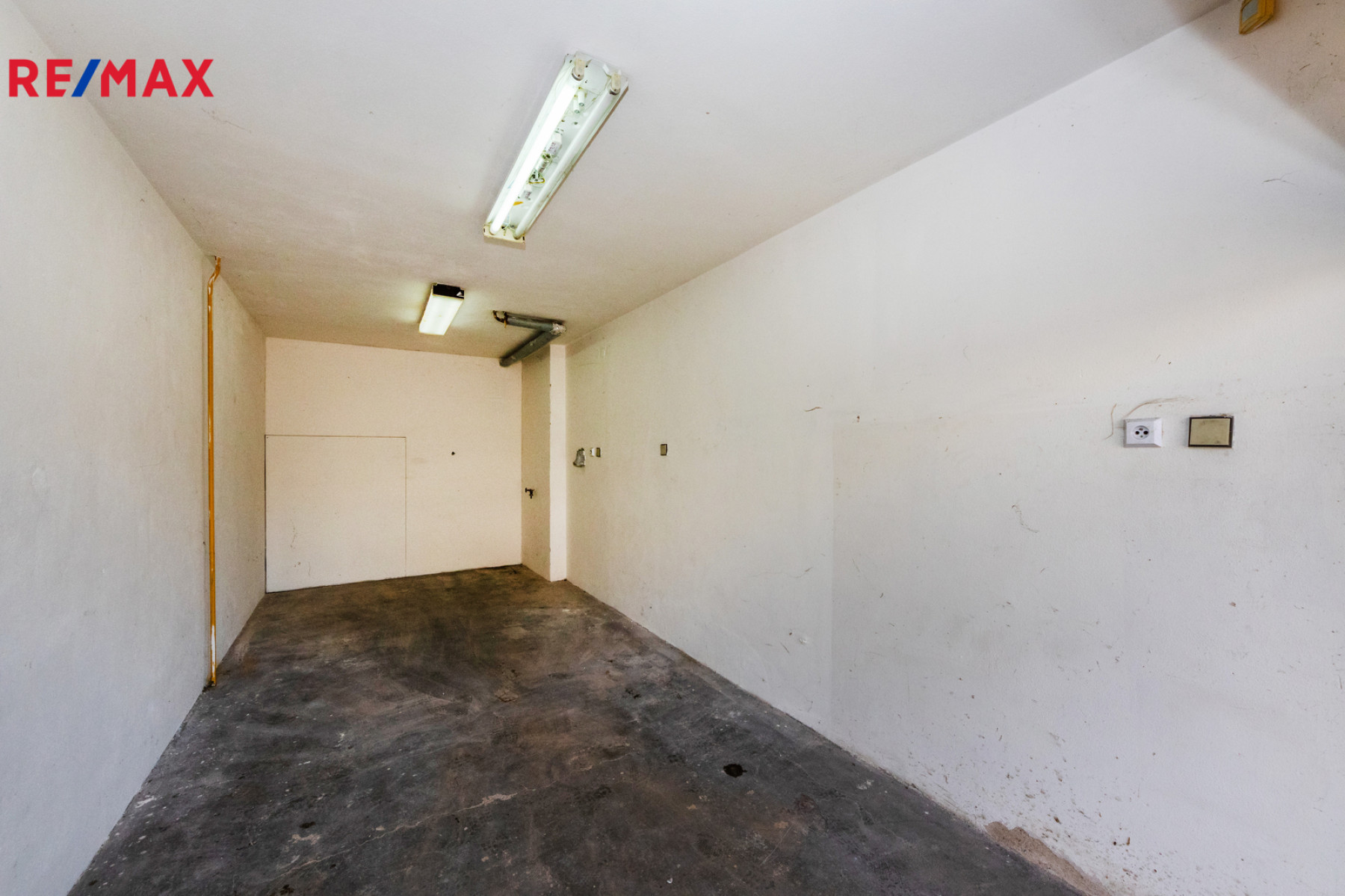 Rohový řadový RD 229 m² 2x lodžie garáž zahrada 311 m² původní stav Součkova Řepy