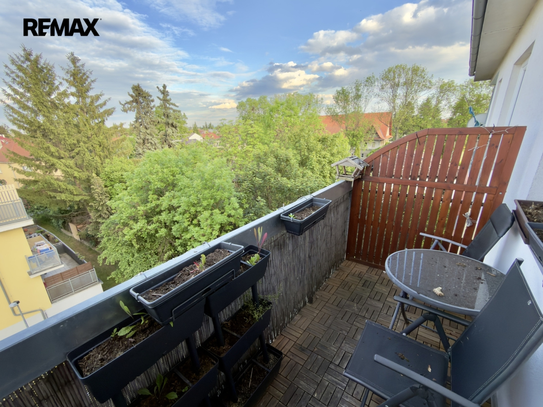 Prodej světlého bytu 3+kk s balkony a garážovým stáním, Praha 9 - Kbely