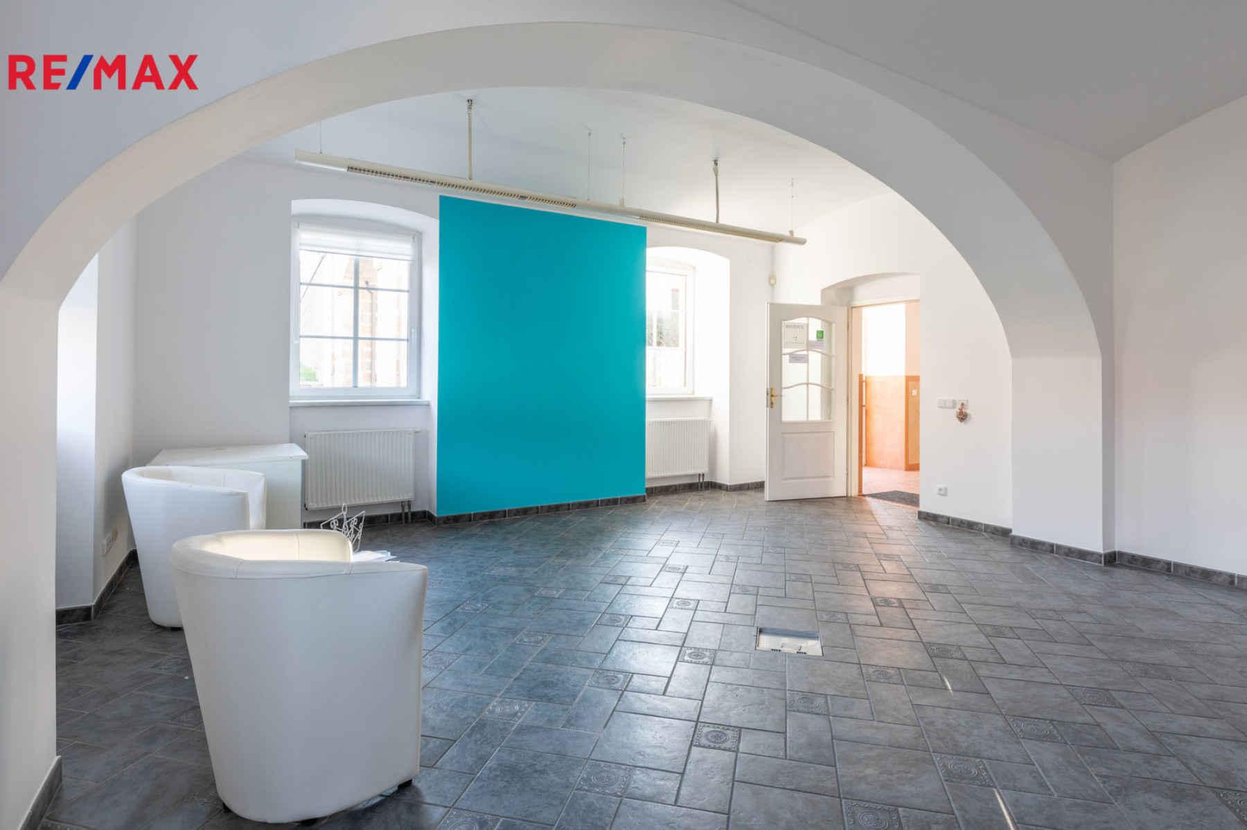 Pronájem kancelářských prostor 85 m², Podlusky