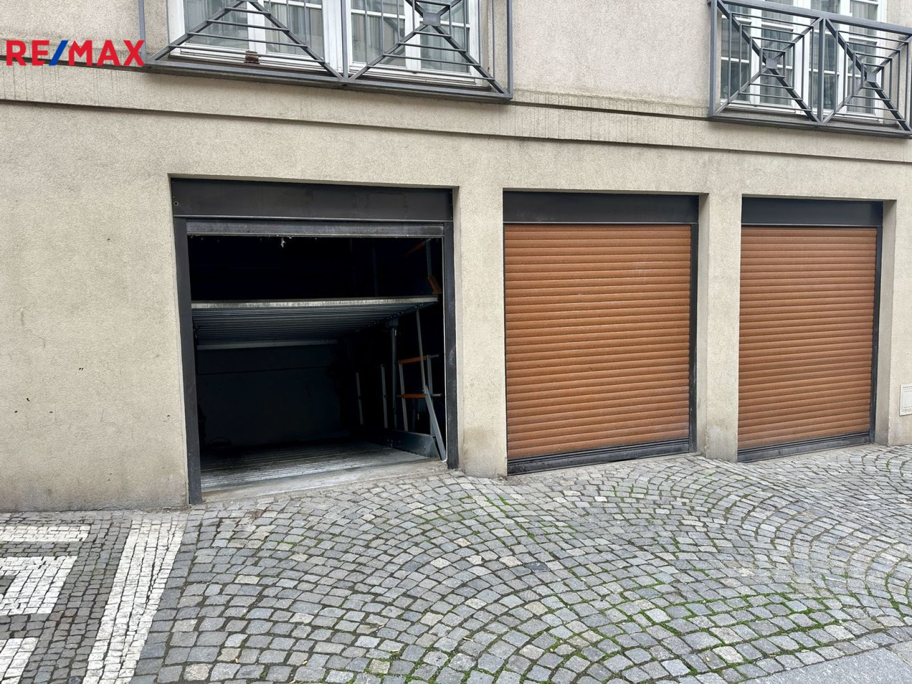 Pronájem garáže s přímím vjezdem z ulice, Praha 3 - Žižkov