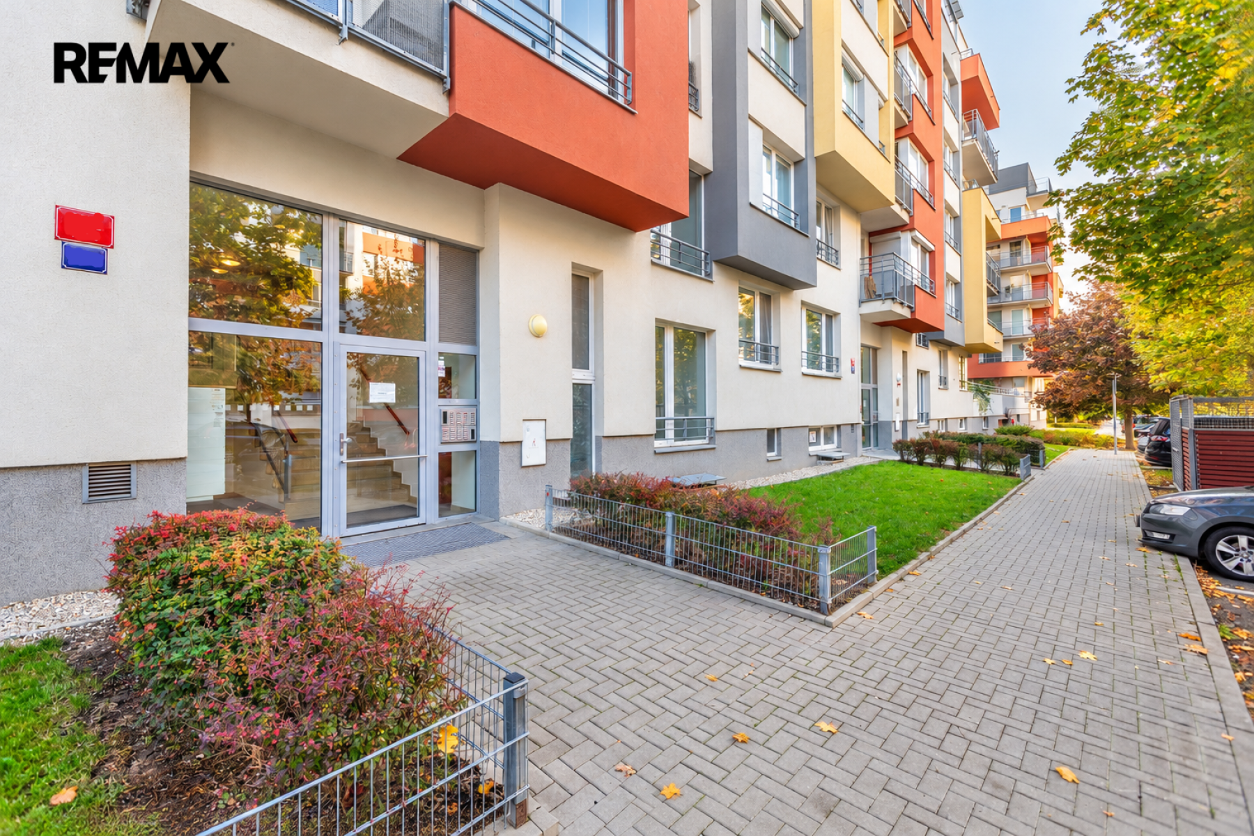 Prodej bytu 2+kk s garážovým stáním na Zličíně, Praha 5