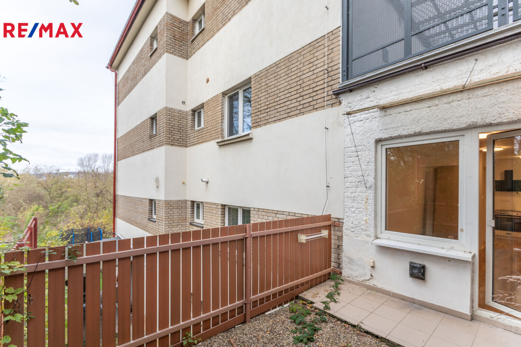 Prodej bytu 1kk, 26 m² + předzahrádka a sklep, Praha - Modřany