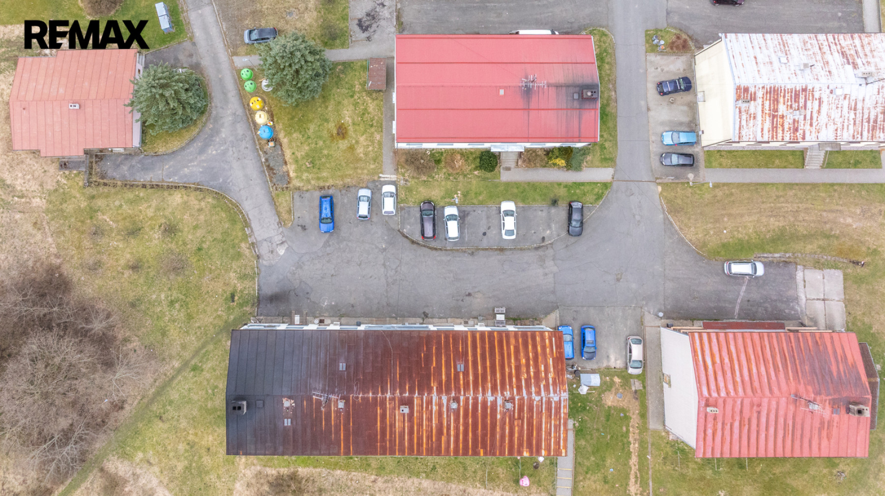 Činžovní dům se 4 byty a 4 garážemi v Rybníku u Domažlic