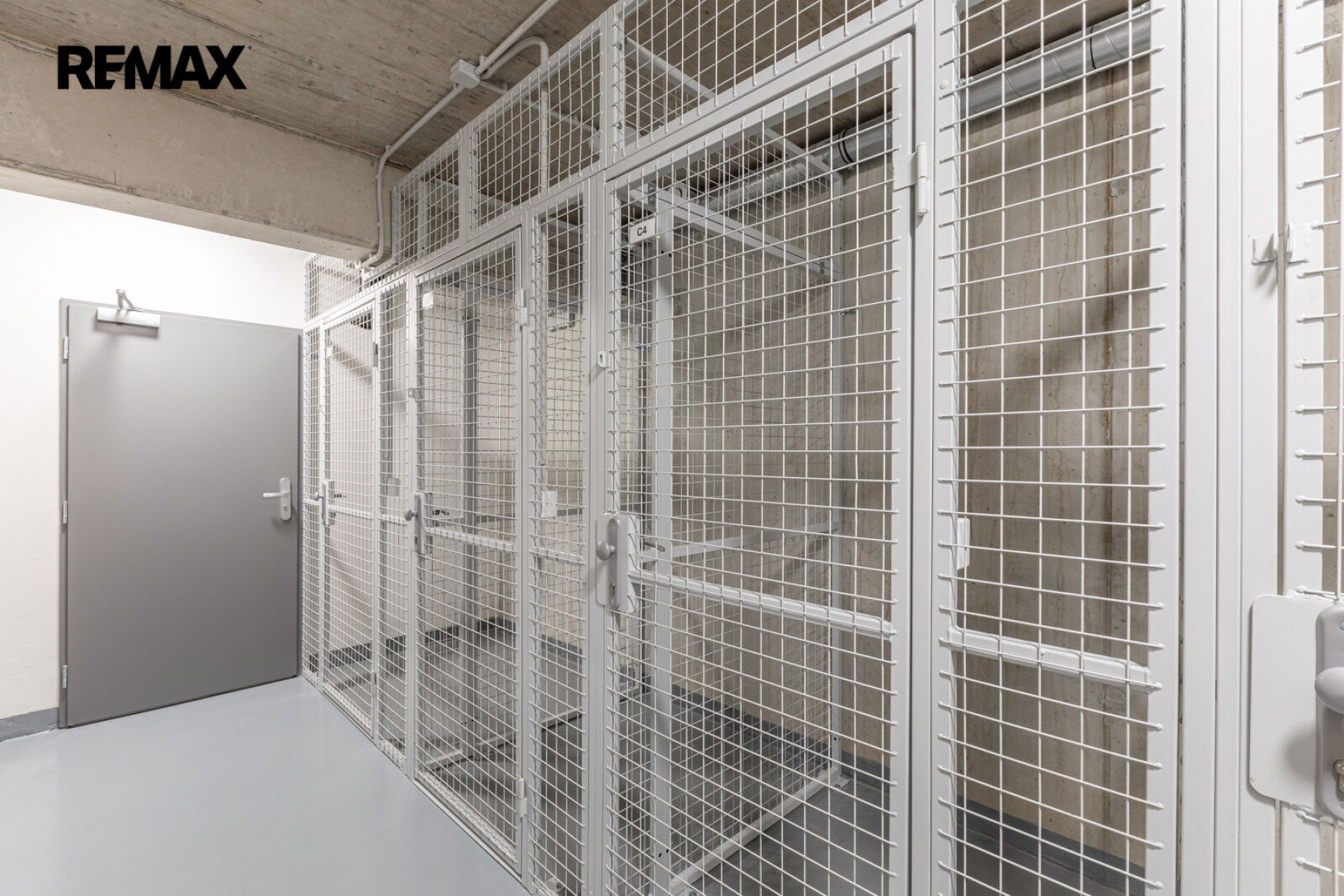 Úplně nový krásný byt s velkým balkonem v Praze – Lochkově
