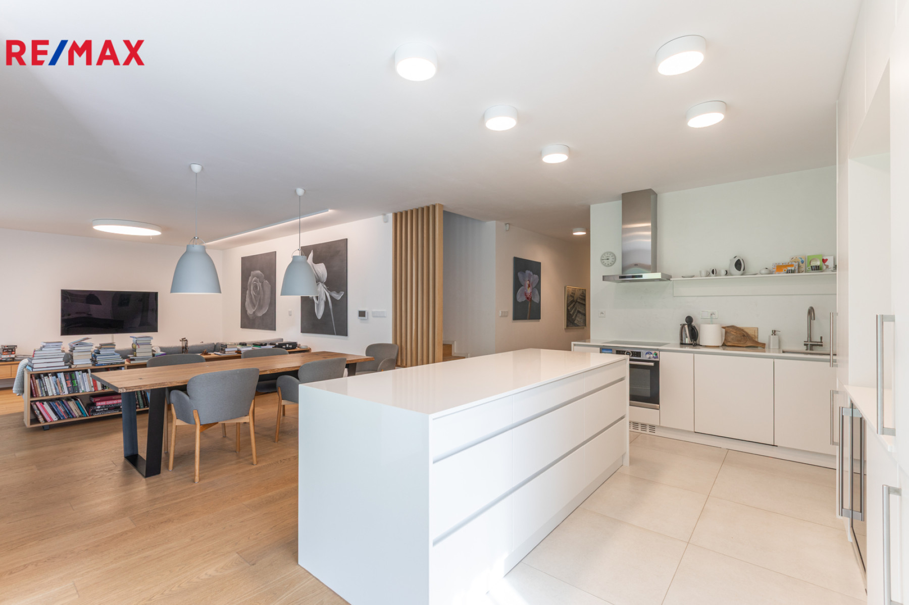Pronájem vily 7+kk, 339 m², Praha - Ruzyně