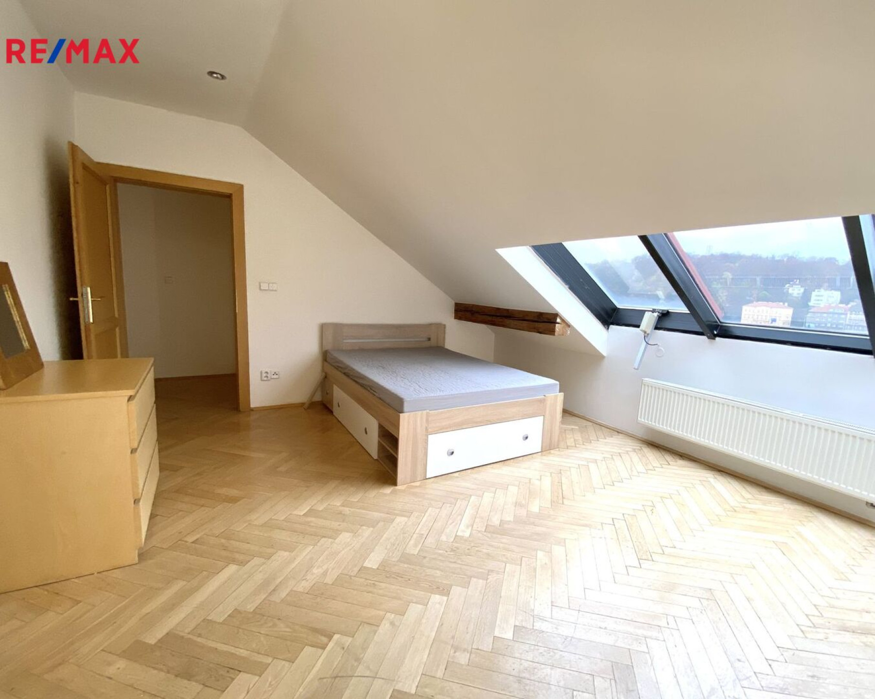 Pronájem bytu 2+kk o výměře 74 m2, Praha 5 - Smíchov
