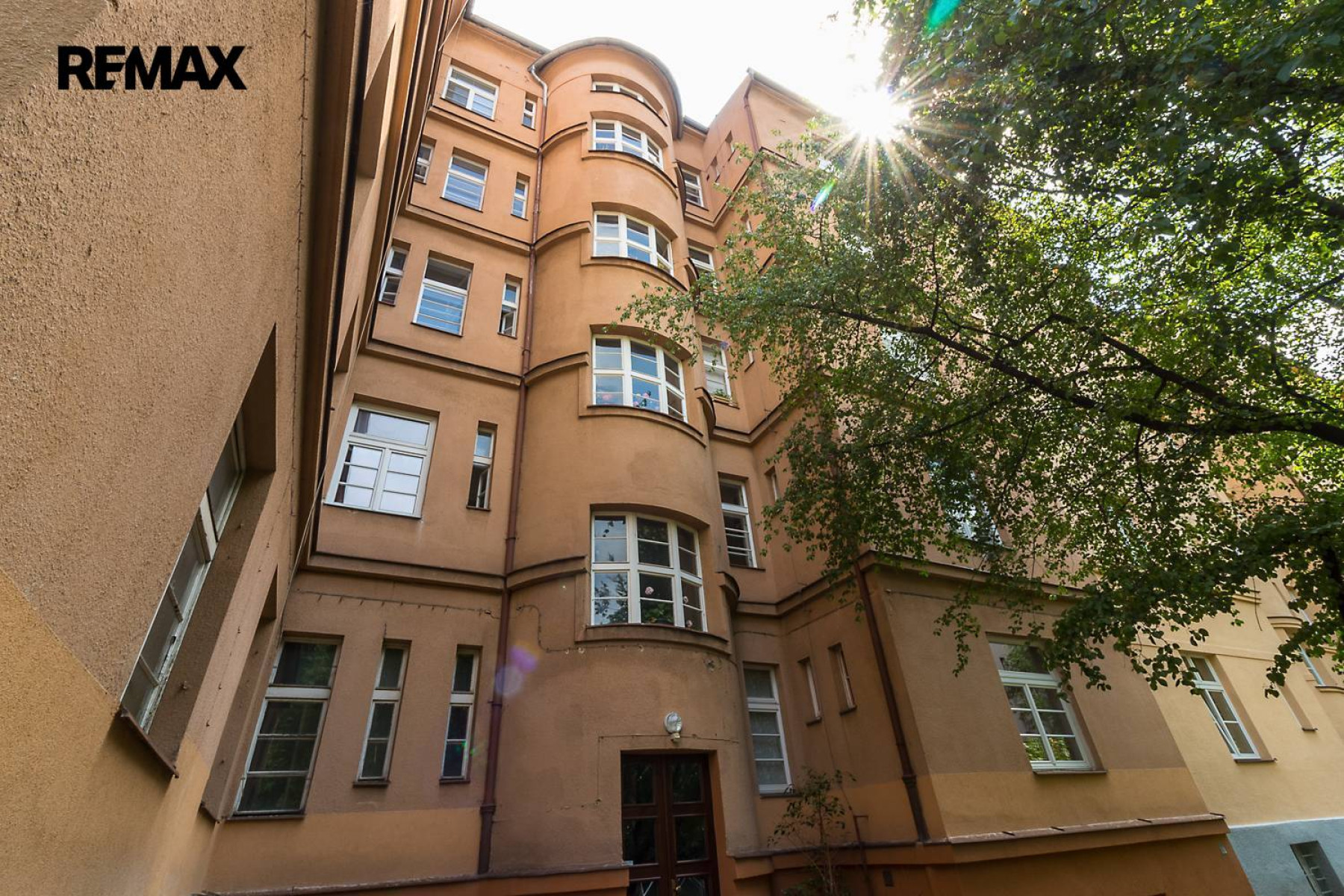 Pronájem stylového zařízeného bytu v Bubenči