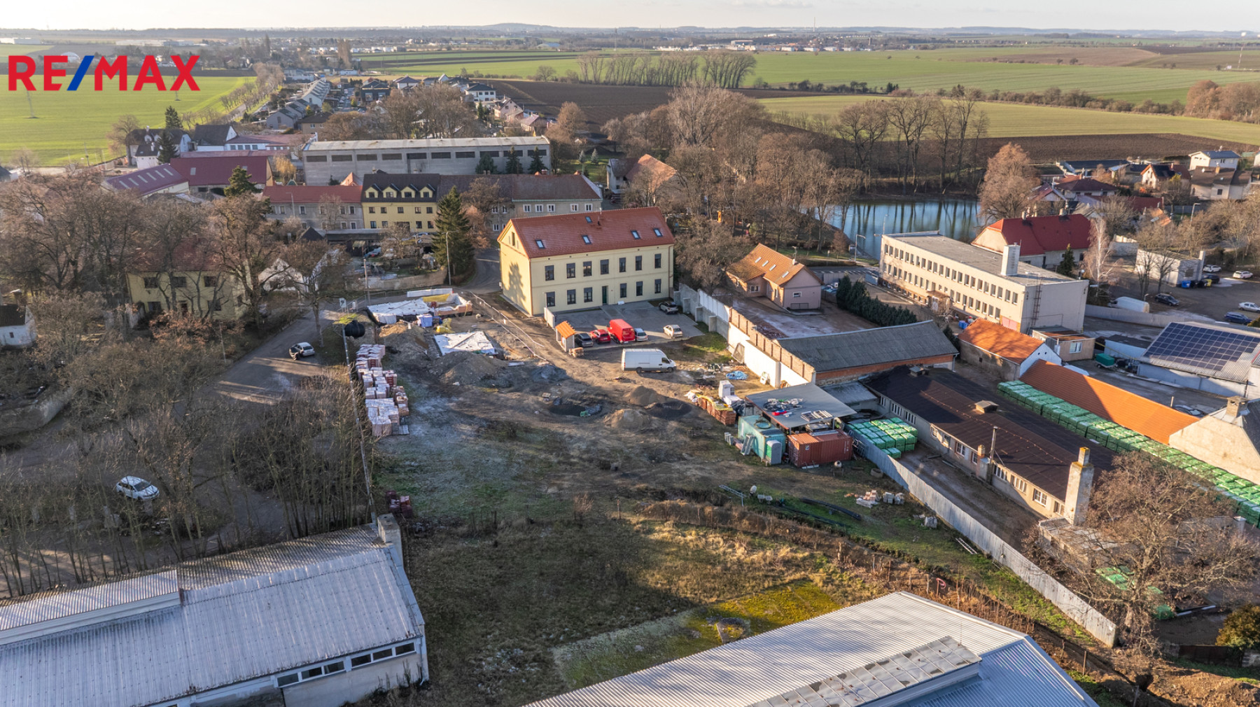 Prodej stavebního pozemku ve Svémyslicích, Praha - východ