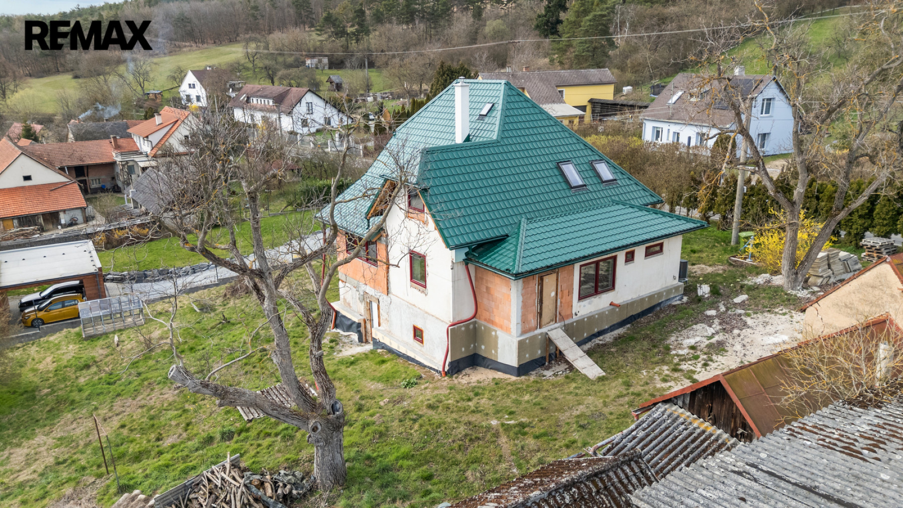 Krásný dům k dokončení rekonstrukce na fantastickém pozemku