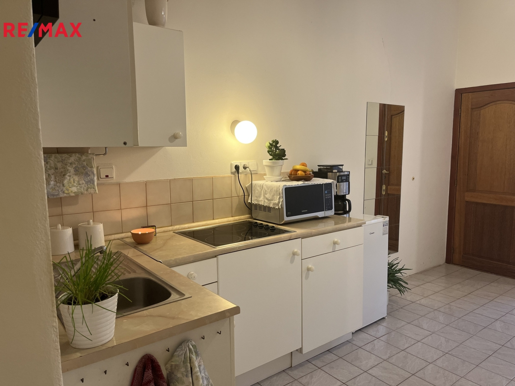 Prodej bytu 2+kk, 53 m2 se společnou předzahrádkou, Praha 10 - Strašnice