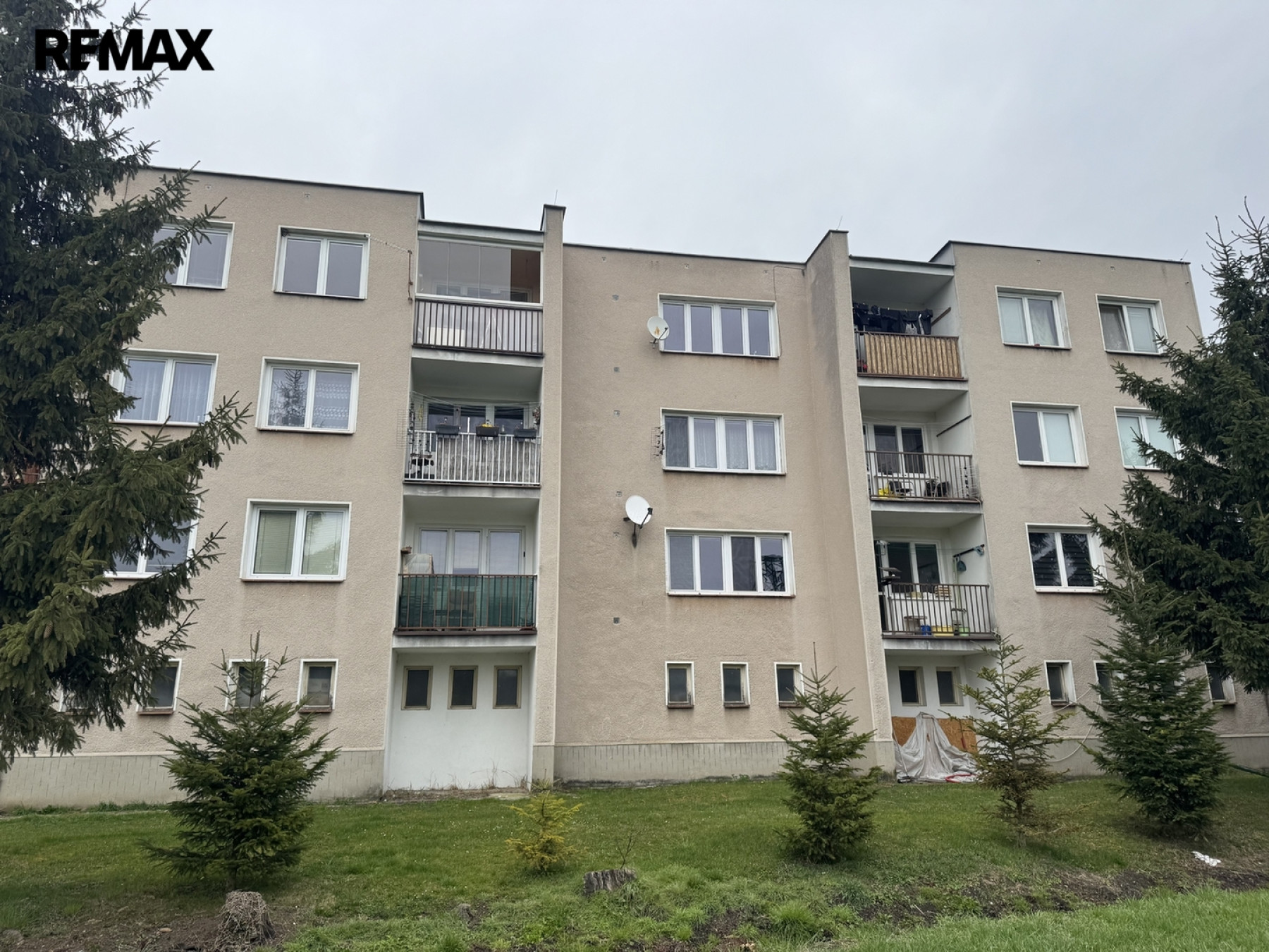Činžovní dům v obci Vlkava s 12 bytovými jednotkami
