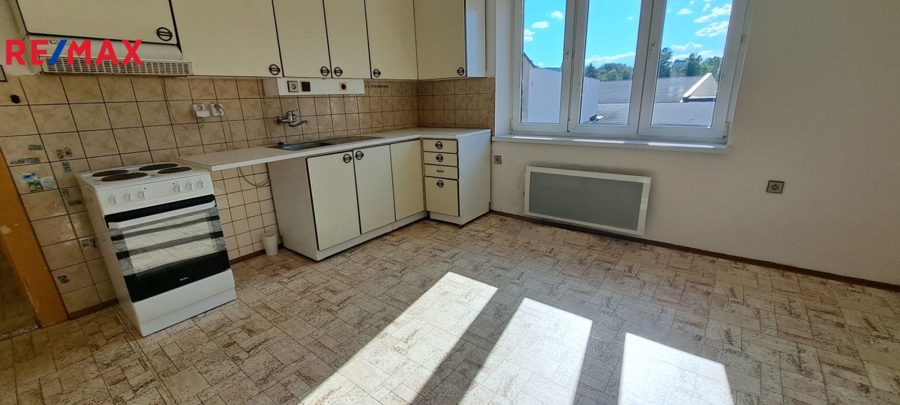 Prodej prostorného bytu 2+1, 74 m2, Dvůr Králové nad Labem