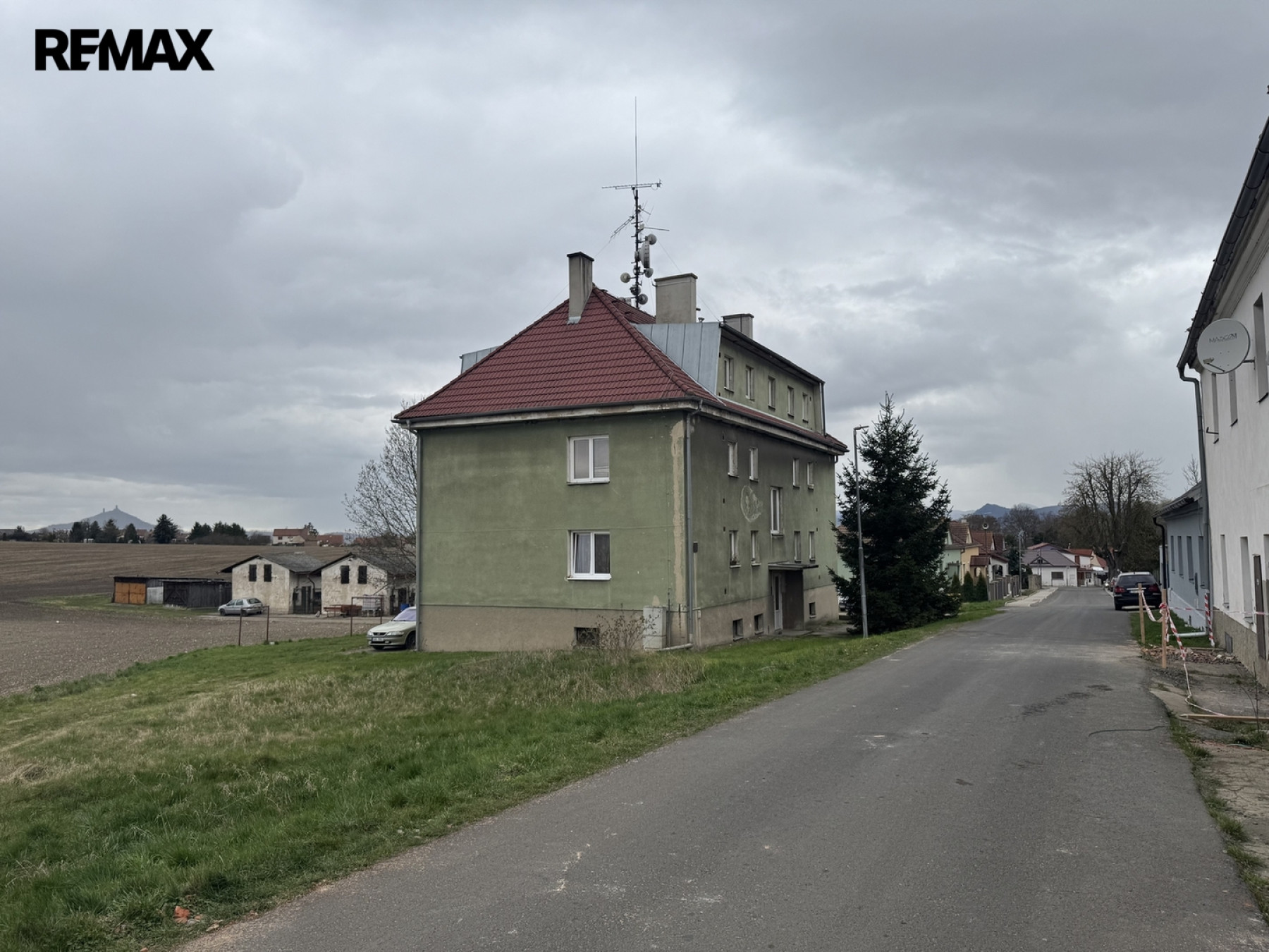 Činžovní dům se 6 byty ve Vrbičanech nedaleko Lovosic