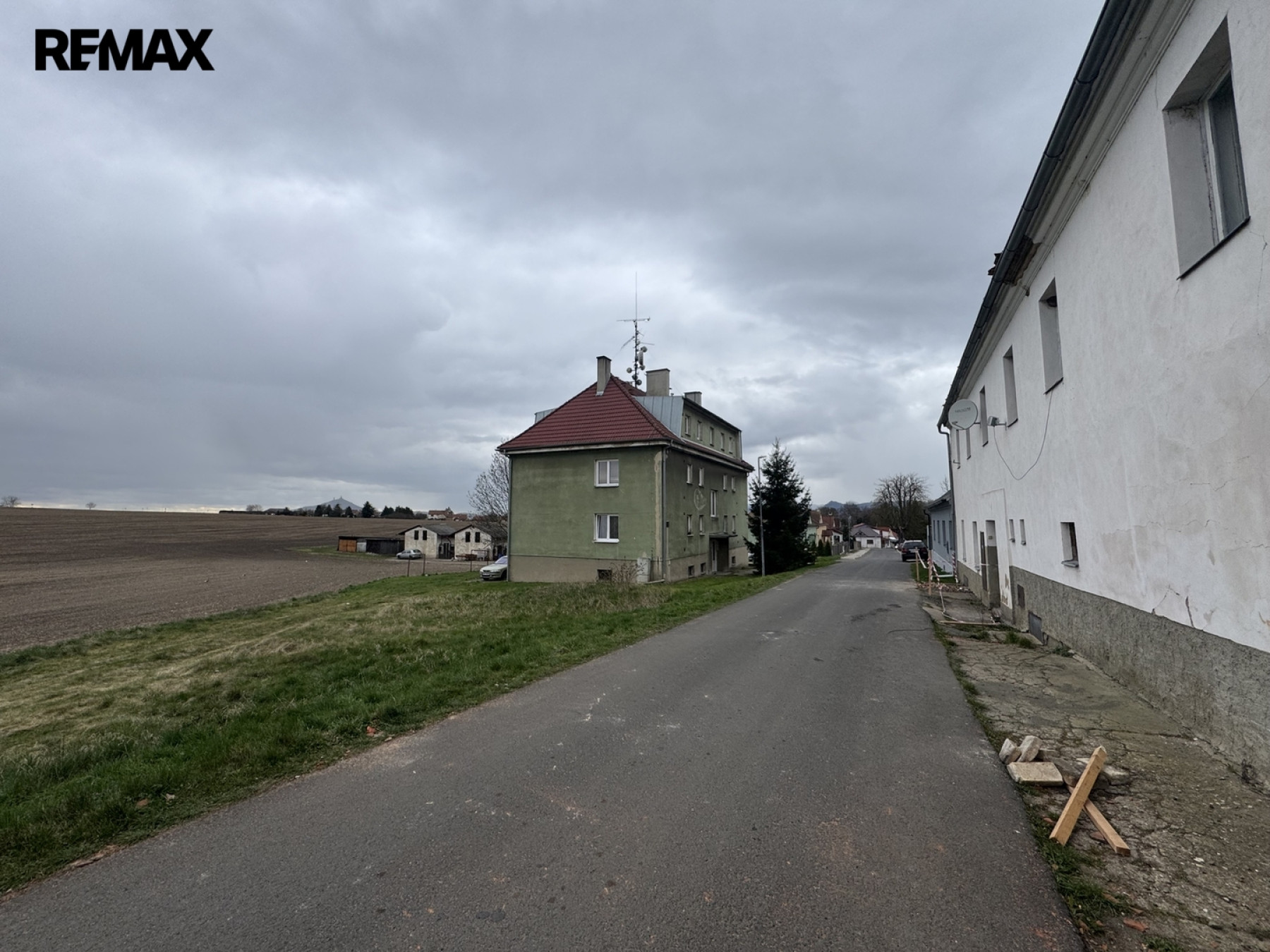 Činžovní dům se 6 byty ve Vrbičanech nedaleko Lovosic