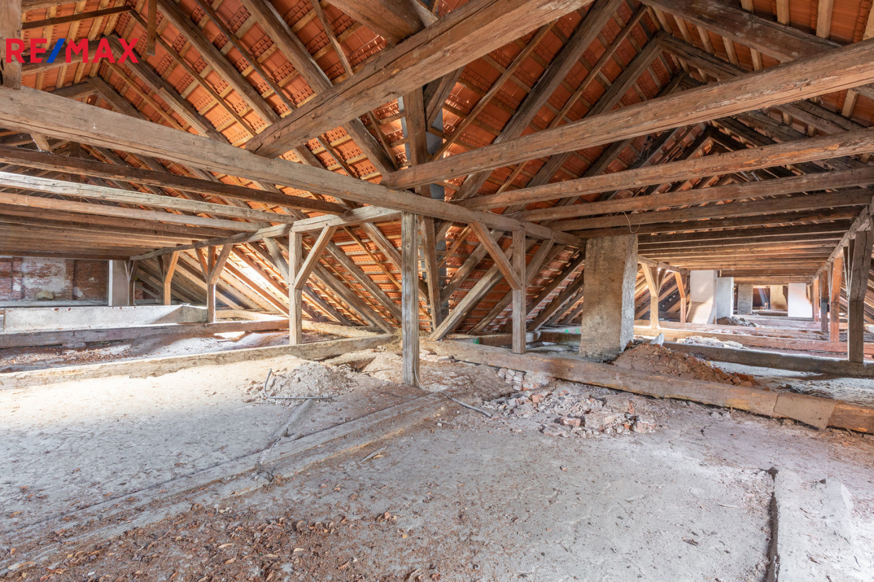 Prodej památky 2 200 m², pozemek 9296 m²