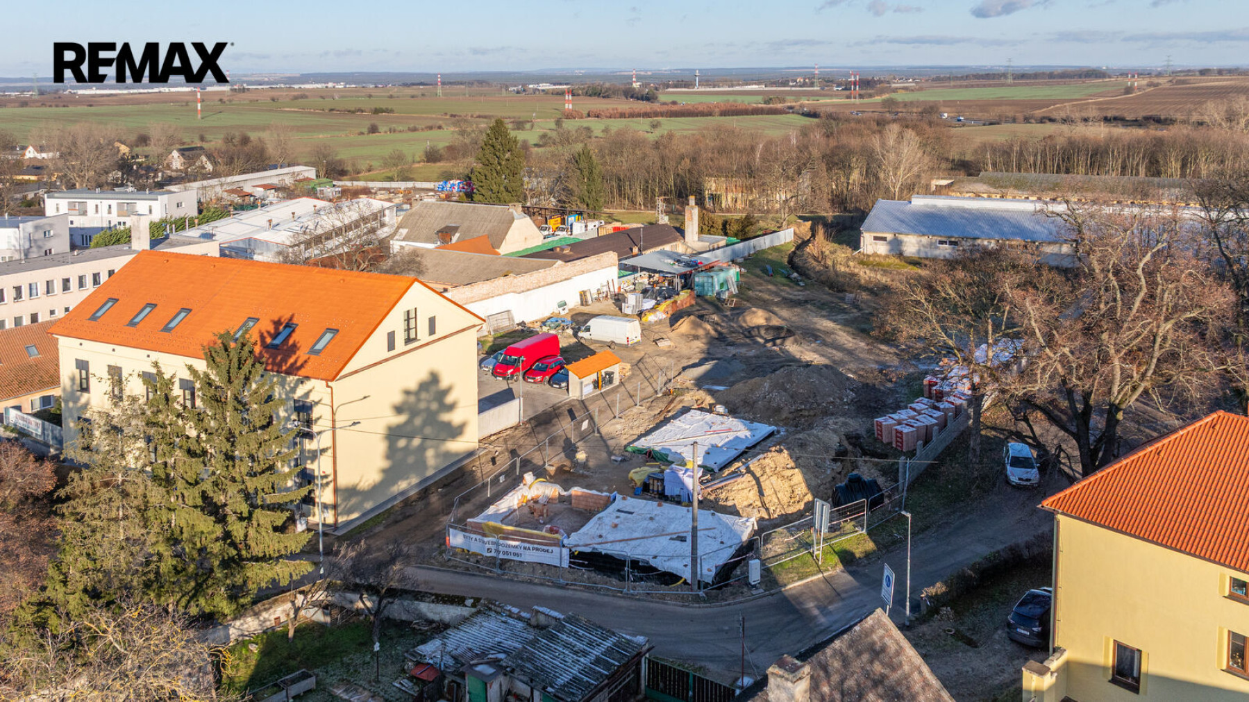 Prodej stavebního pozemku ve Svémyslicích, Praha - východ