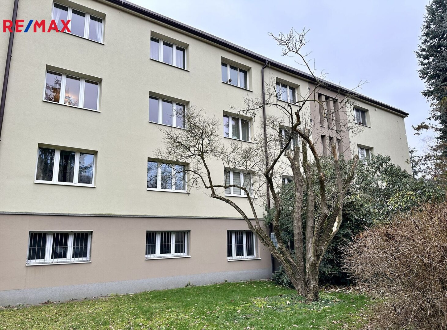 Prodej prostorného světlého bytu 3+1/B, Praha 4 - Podolí