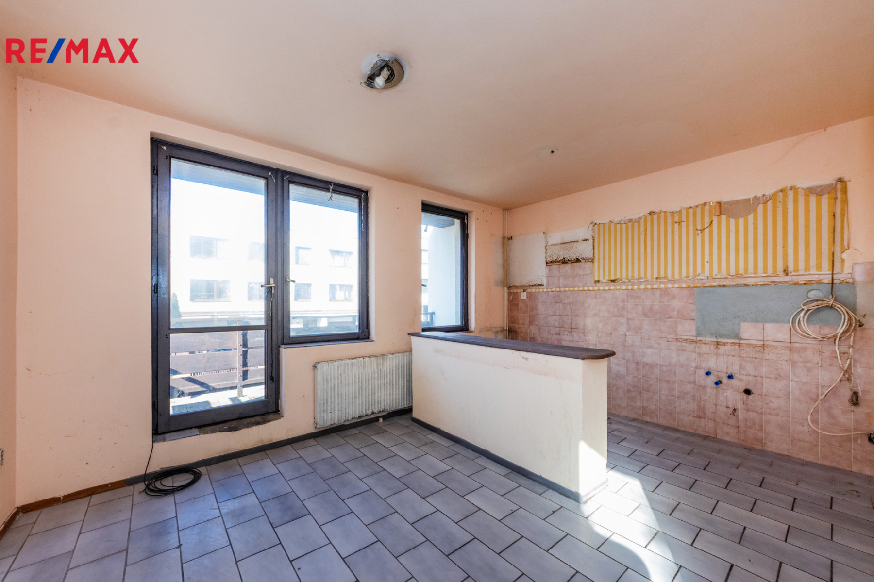 Rohový řadový RD 229 m² 2x lodžie garáž zahrada 311 m² původní stav Součkova Řepy
