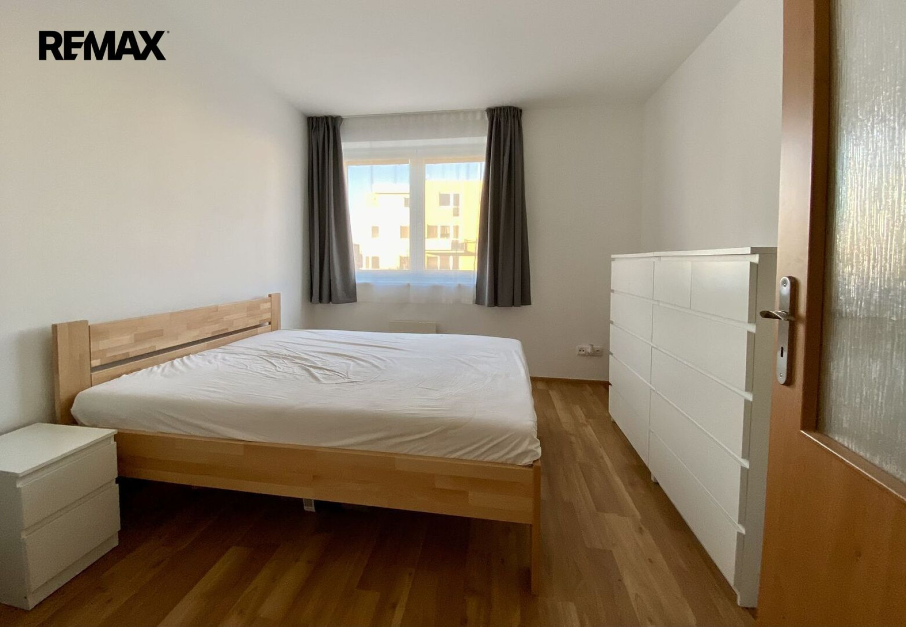 Pronájem pěkného bytu 2kk s balkonem, sklepem a parkovacím stáním v Jesenici